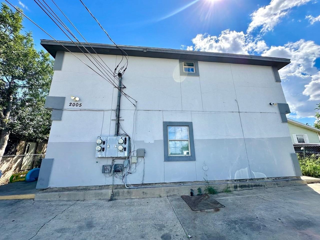 2005 Cross St - Photo 3 of 17