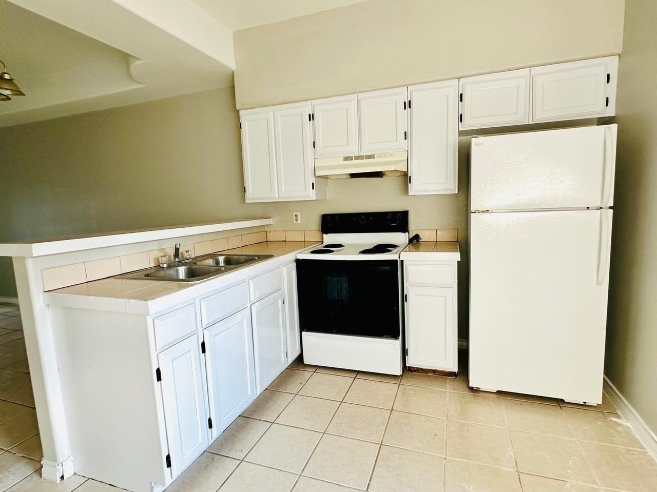 2005 Cross St - Photo 5 of 17