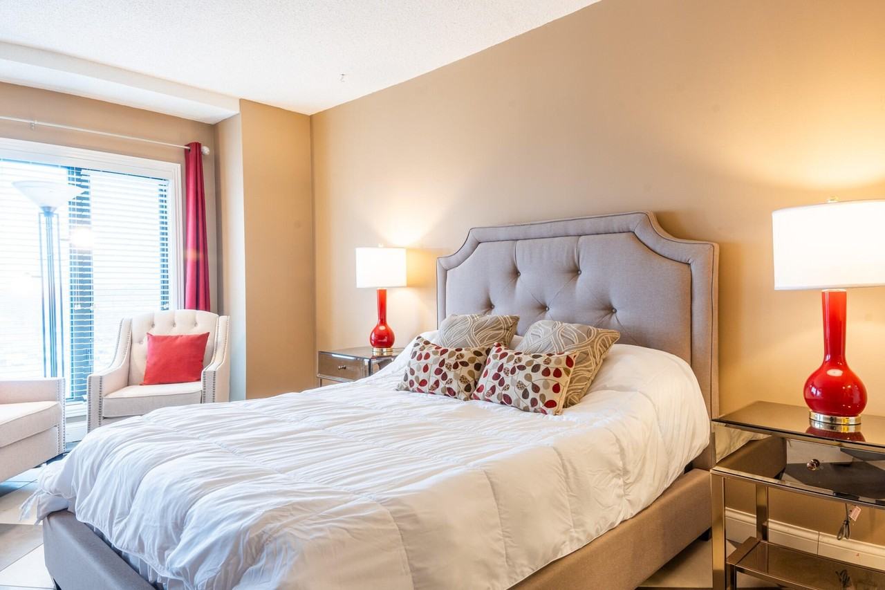 355 S Broadway Apt 305 - Photo 6 of 32