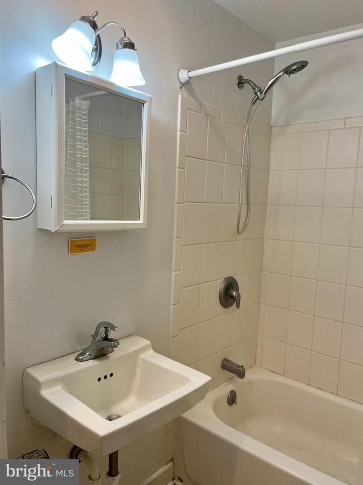 9 Ne 7th St - Photo 7 of 16