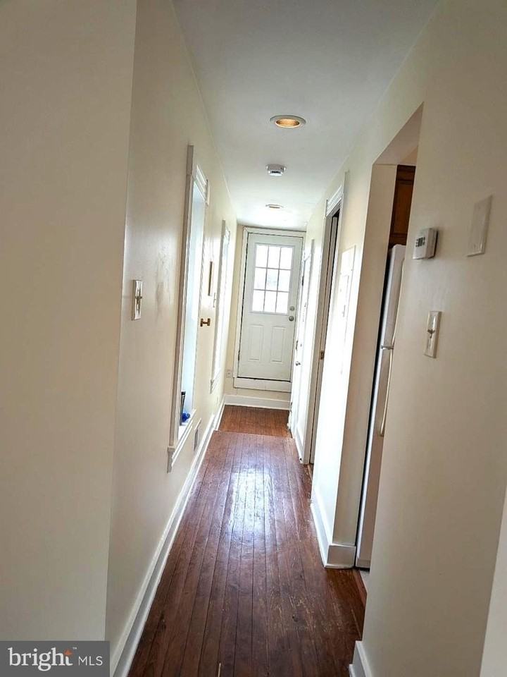 1906 Fleet St - Photo 3 of 10