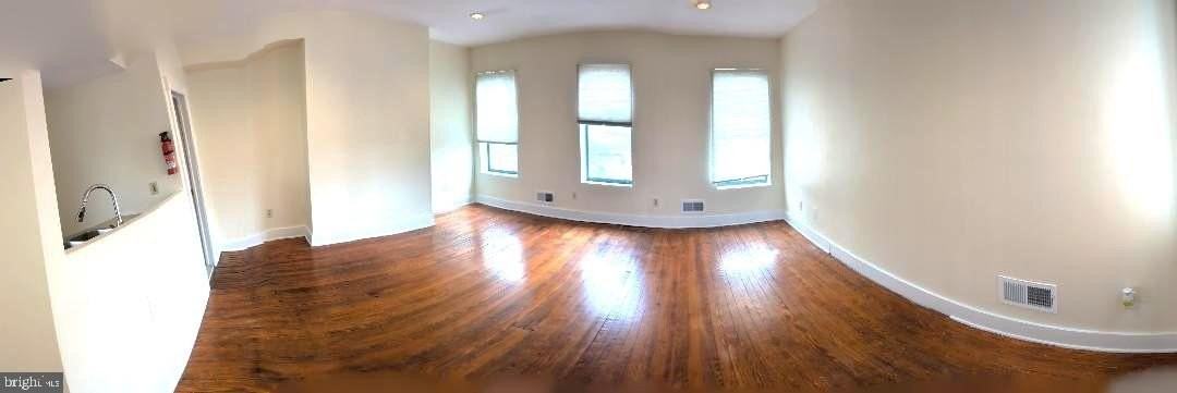 1906 Fleet St - Photo 6 of 10