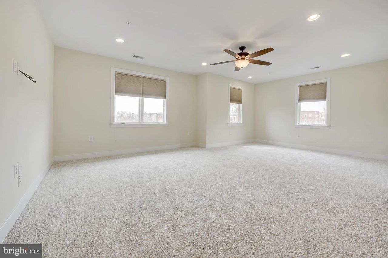 620 Mckenzie Ave - Photo 3 of 31