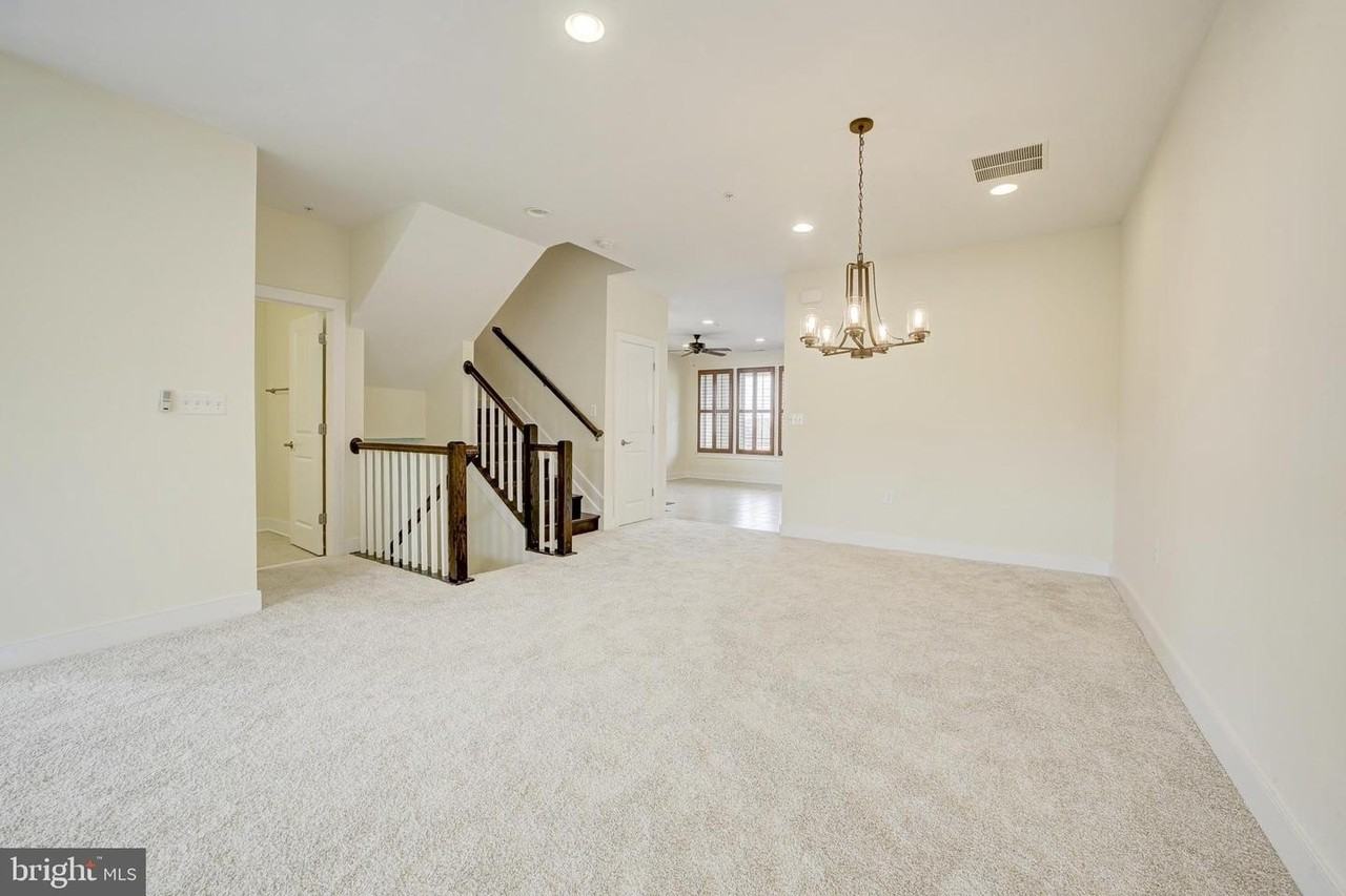 620 Mckenzie Ave - Photo 5 of 31