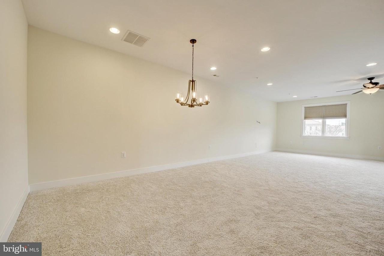 620 Mckenzie Ave - Photo 7 of 31