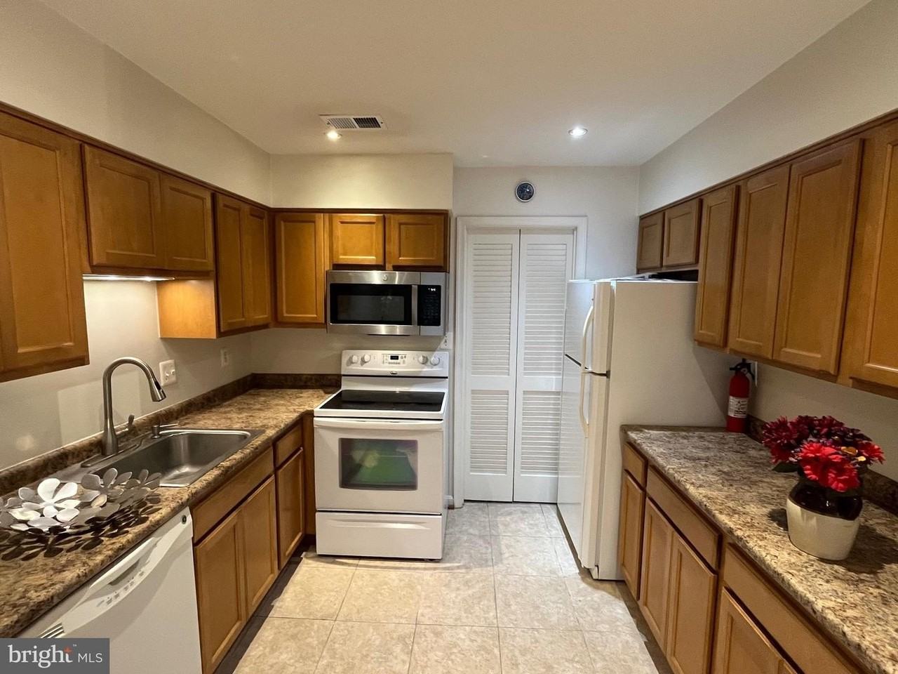 12701 Pinecrest Rd - Photo 2 of 42