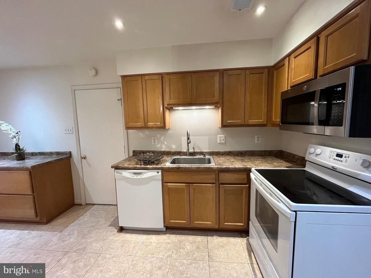 12701 Pinecrest Rd - Photo 5 of 42