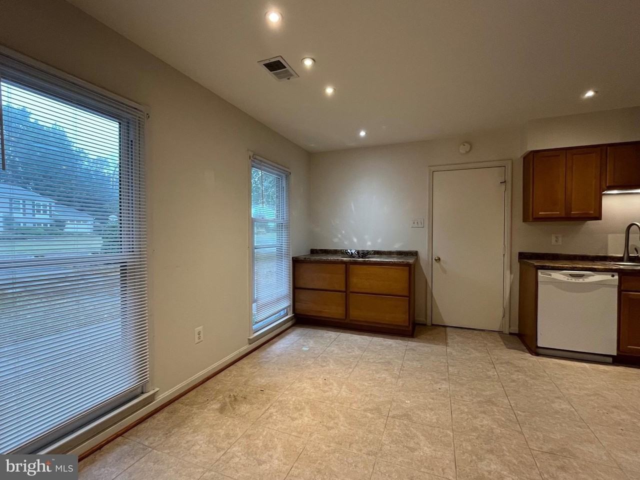 12701 Pinecrest Rd - Photo 6 of 42