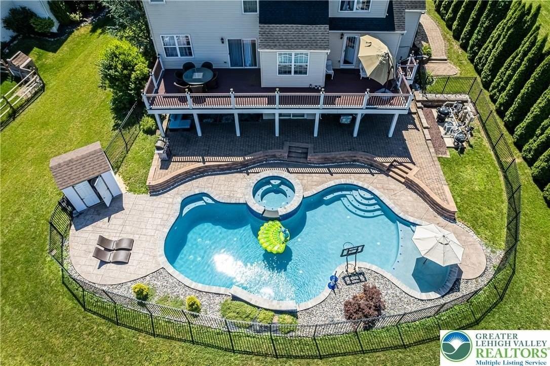 202 Mcnair Cir - Photo 5 of 50