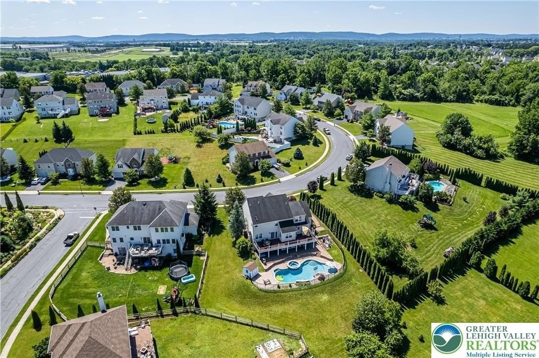 202 Mcnair Cir - Photo 7 of 50