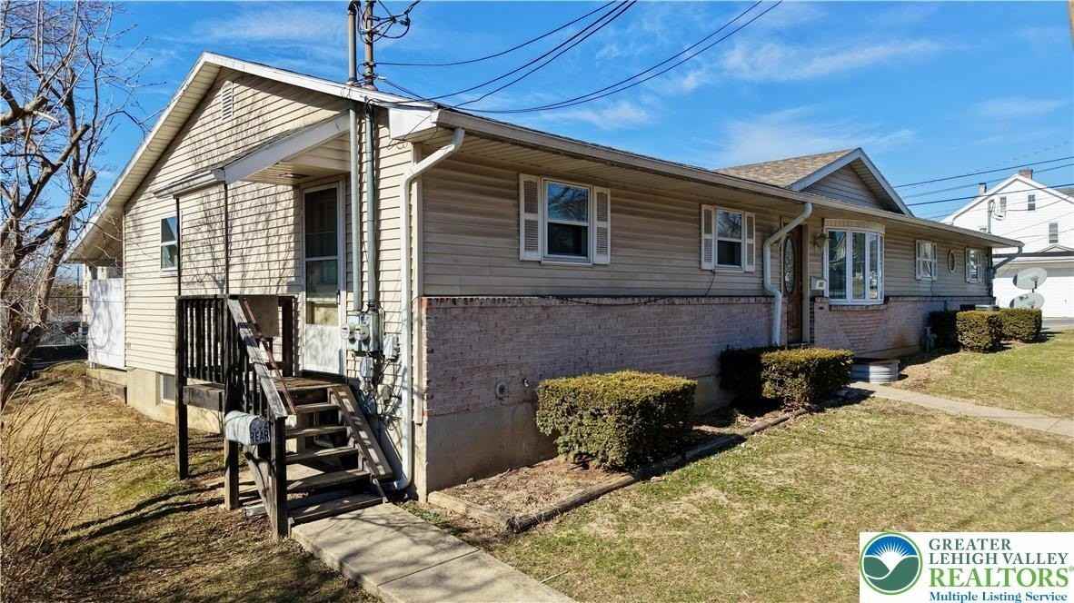 302 Cypress St Side 1 - Photo 3 of 34