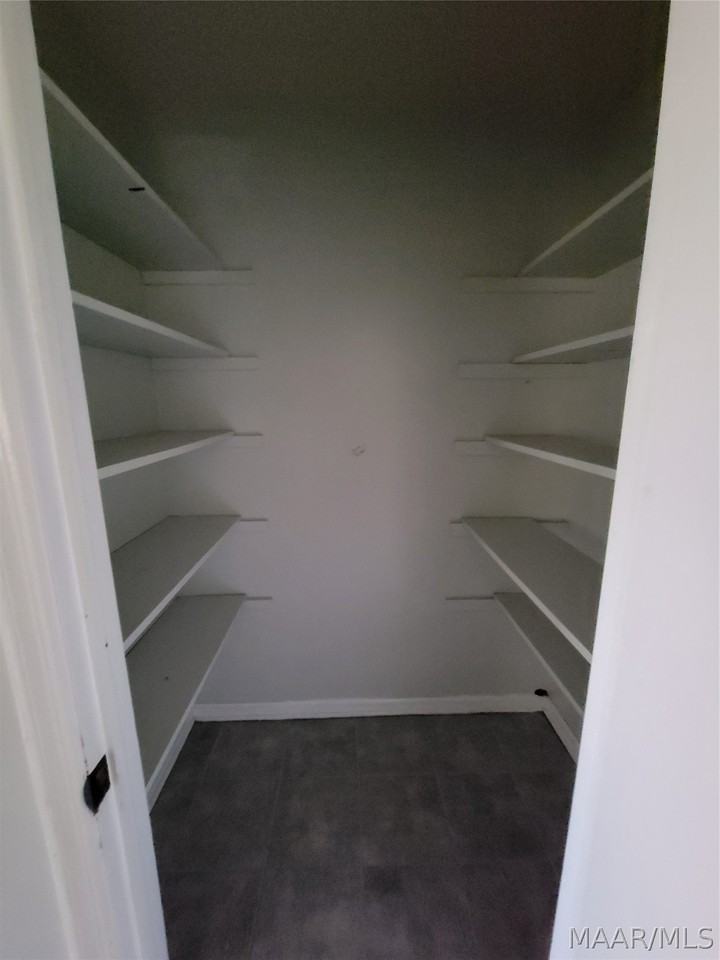 1048 Biscayne Dr - Photo 4 of 14