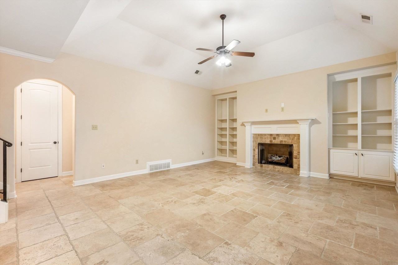 1651 Dehaig Ln - Photo 7 of 19