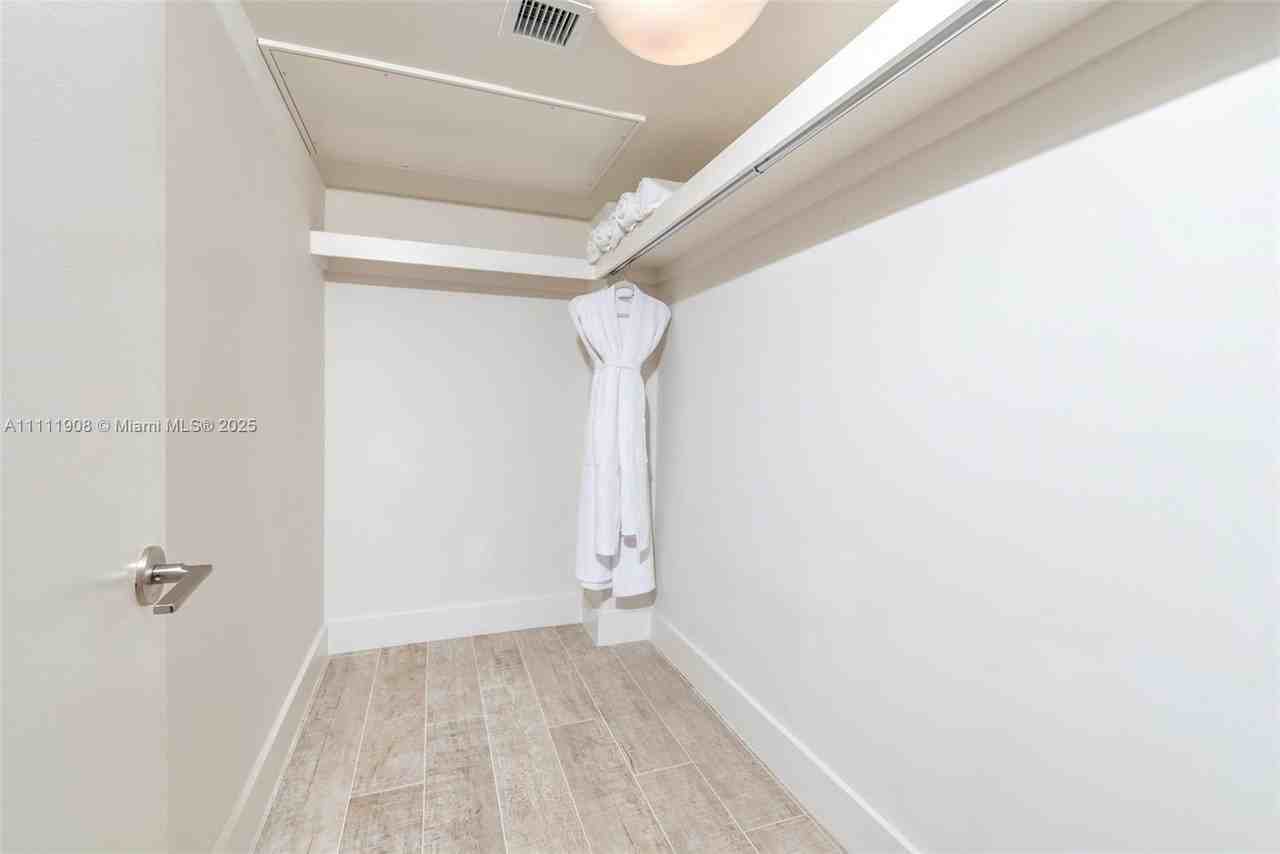 102 24th St #1019 - Photo 7 of 27