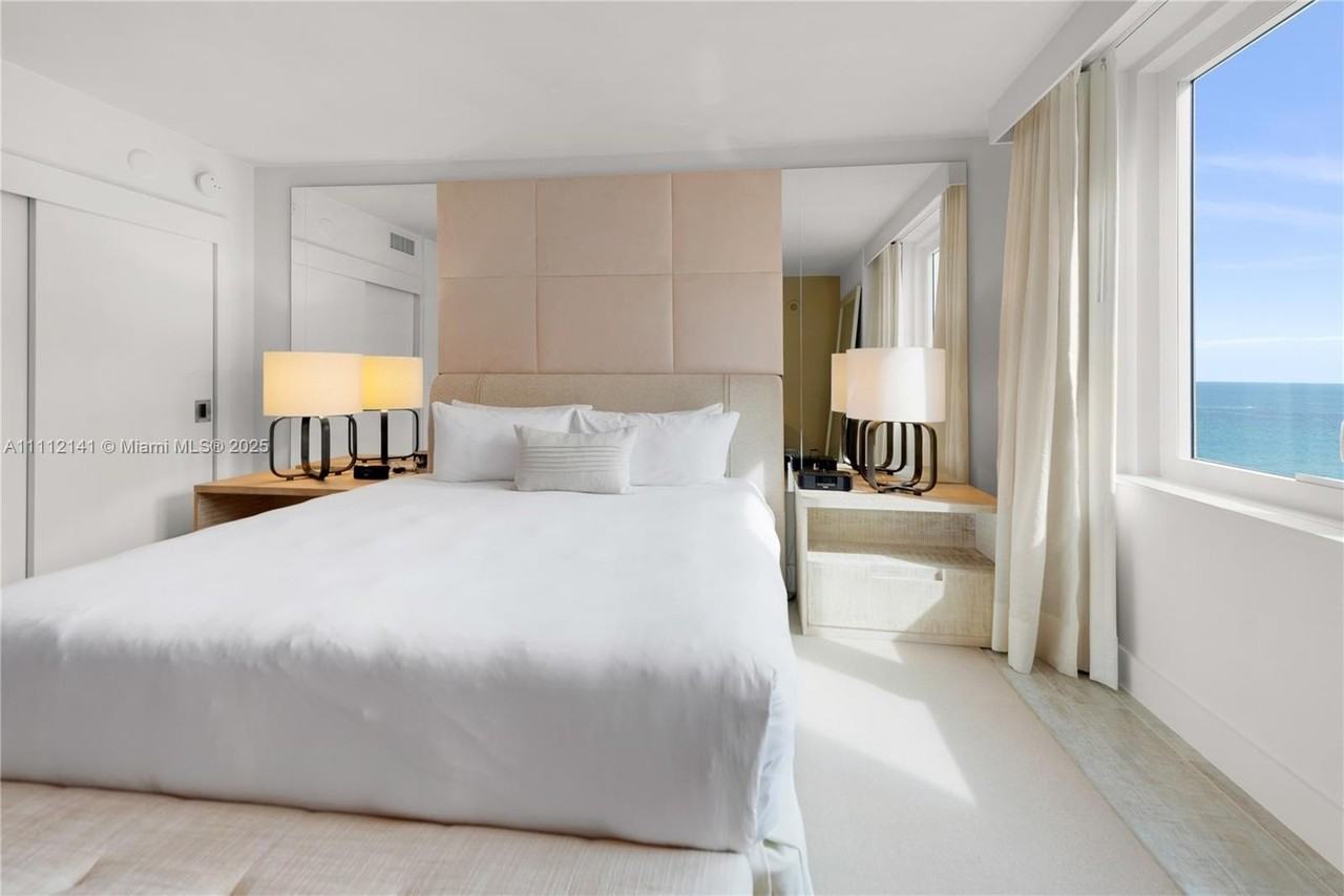 102 24th St #1208 - Photo 4 of 19