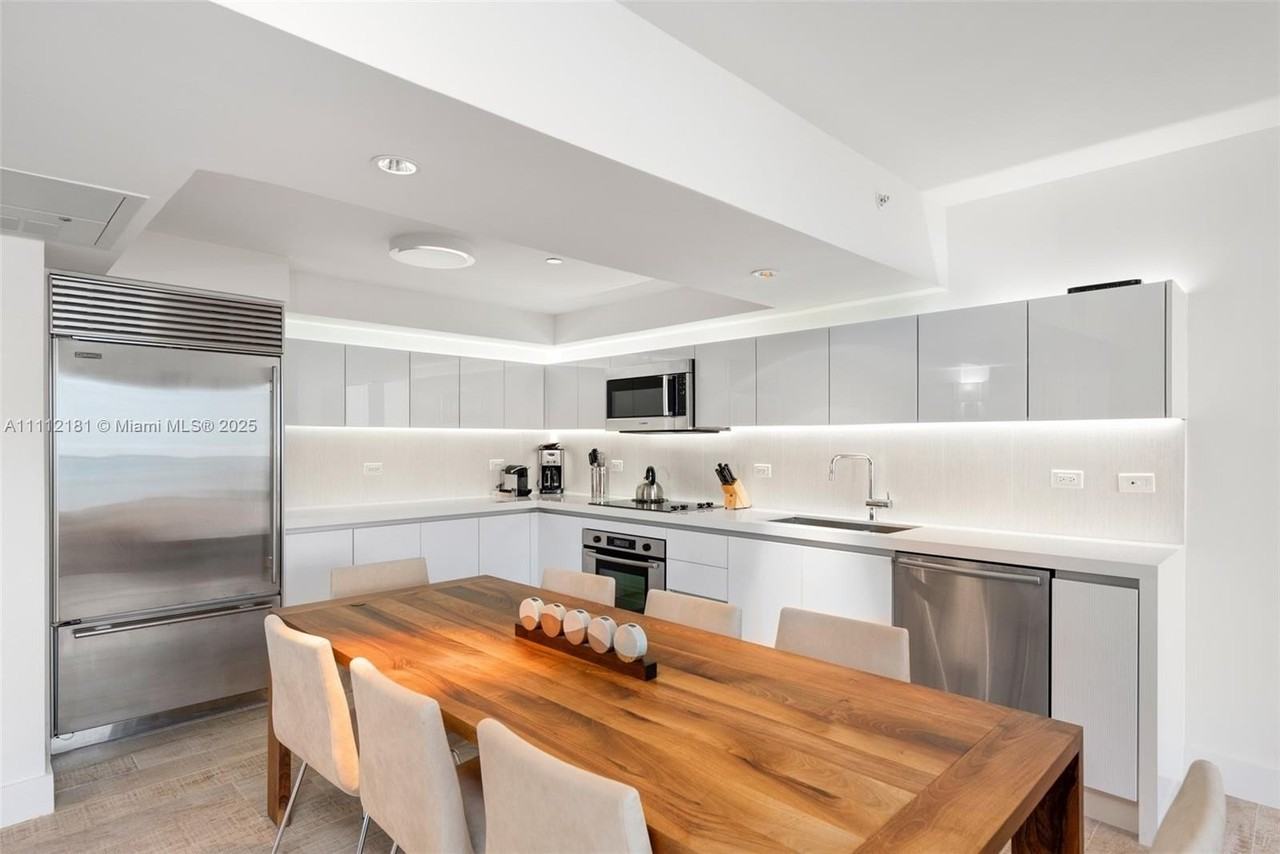 102 24th St #1219 - Photo 4 of 19