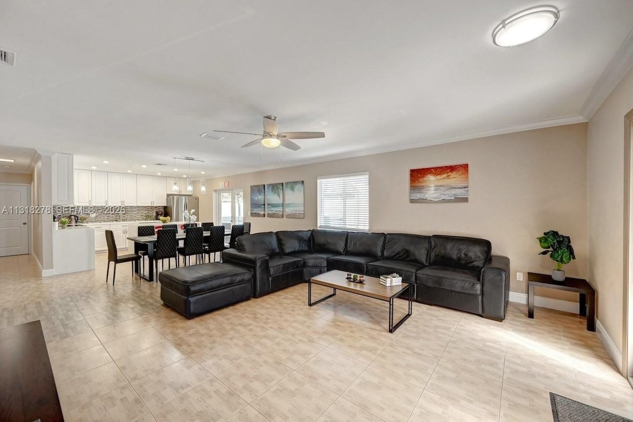 825 Harrison St - Photo 6 of 37