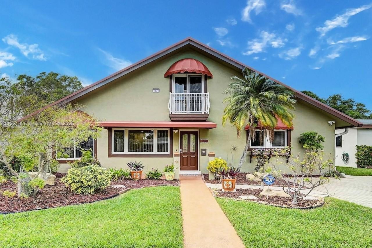 1020 N 13th Ter - Photo 6 of 39