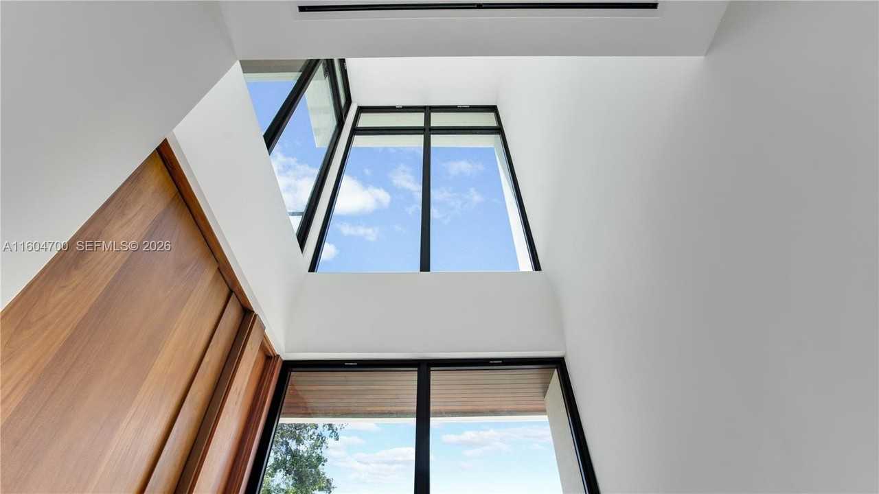 345 W 46th St #345 - Photo 6 of 47
