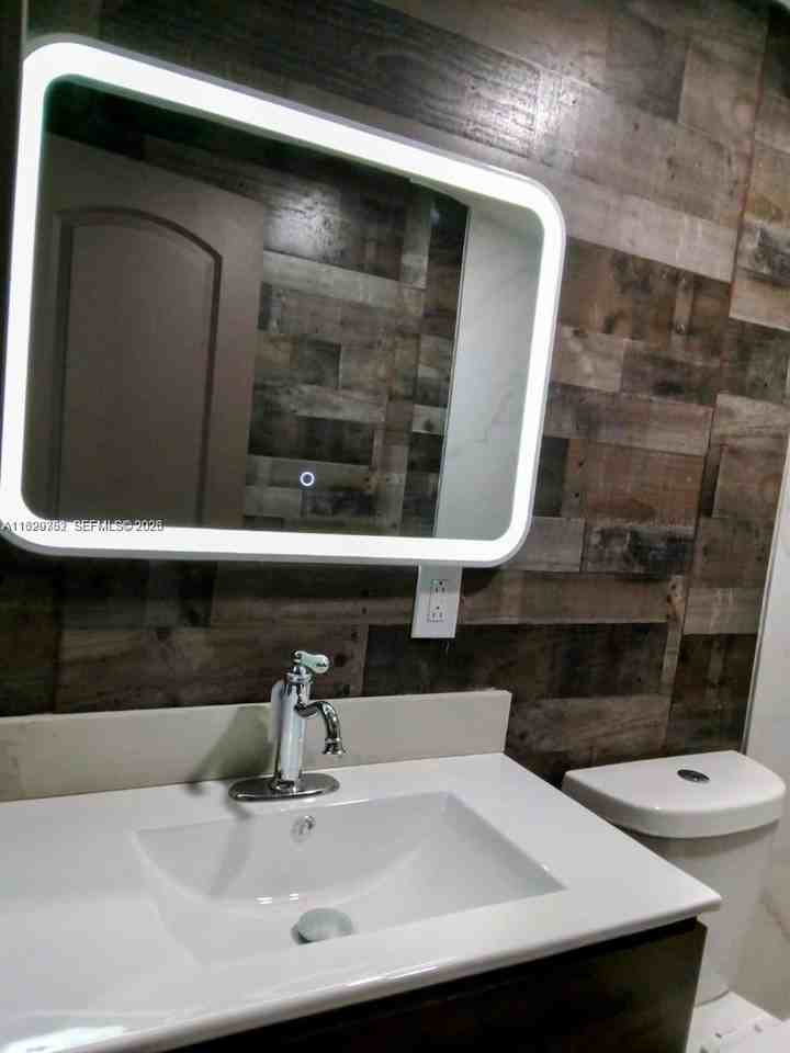 2720 Nw 29th St #2720 - Photo 4 of 19