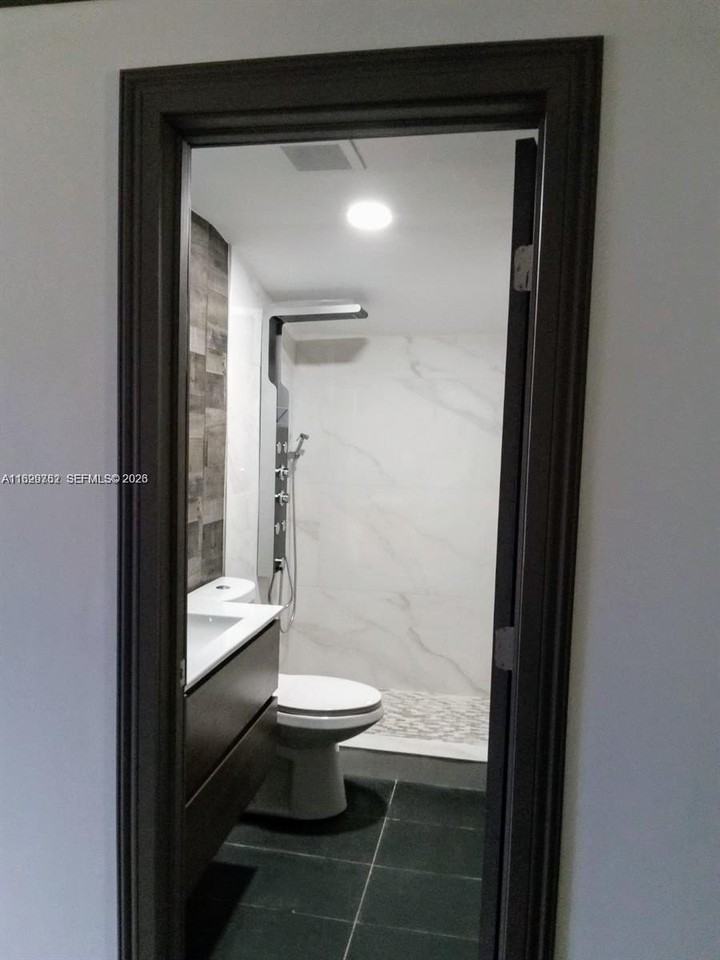 2720 Nw 29th St #2720 - Photo 5 of 19