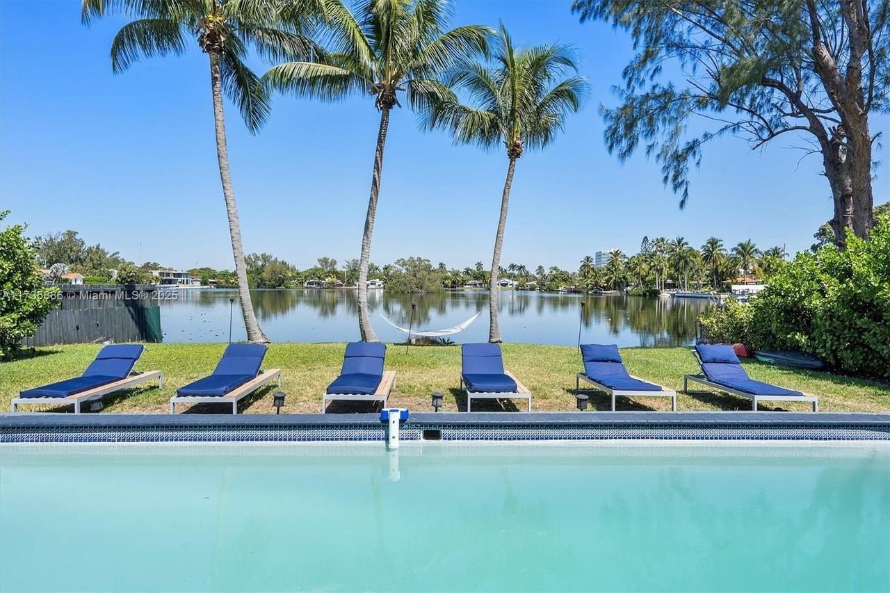 2541 Ne 195th St #0 - Photo 2 of 50