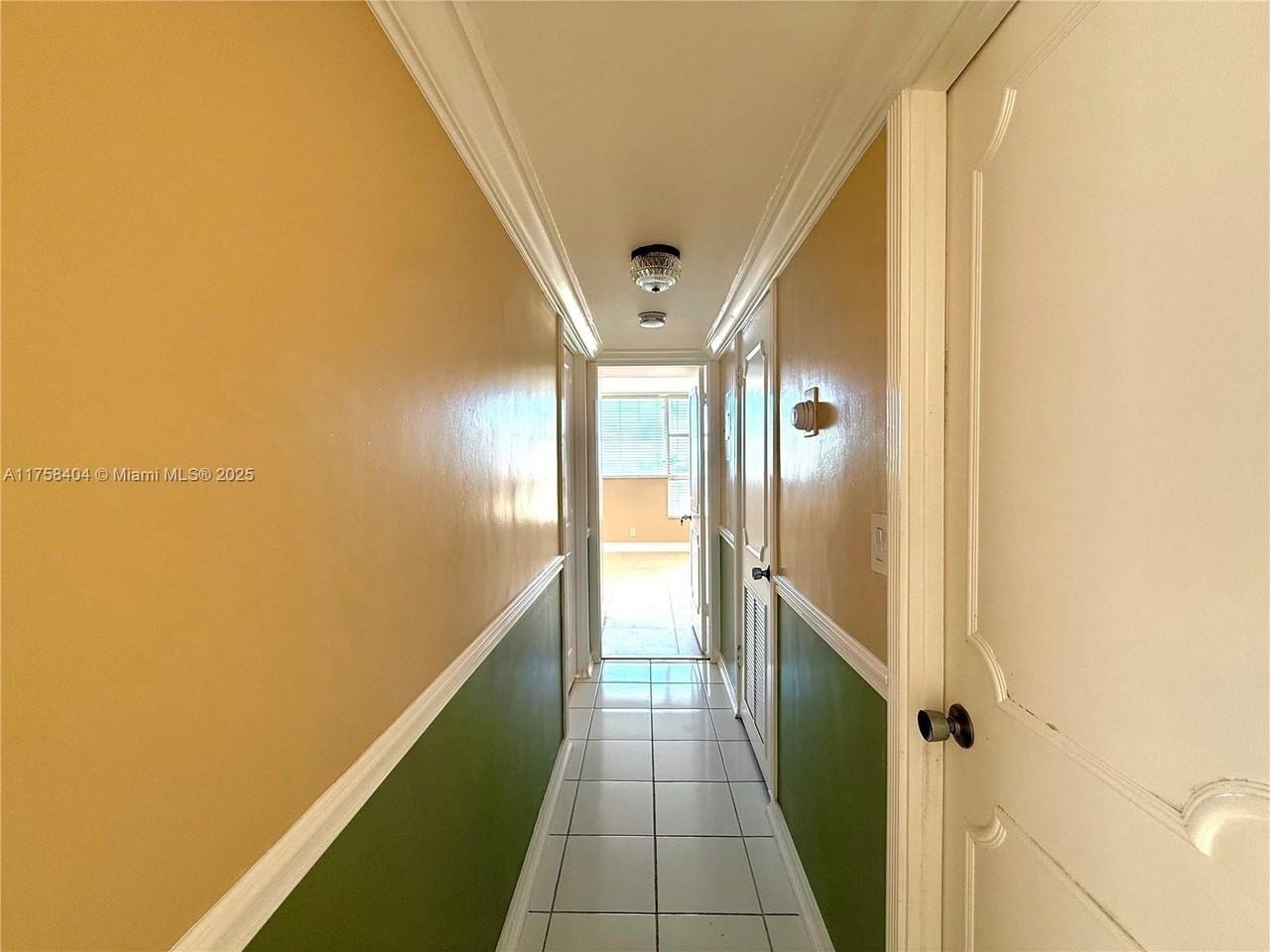 920 Ne 199th St #4J - Photo 7 of 24