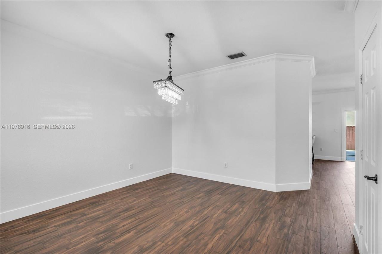 14055 Sw 51st Ln - Photo 2 of 8