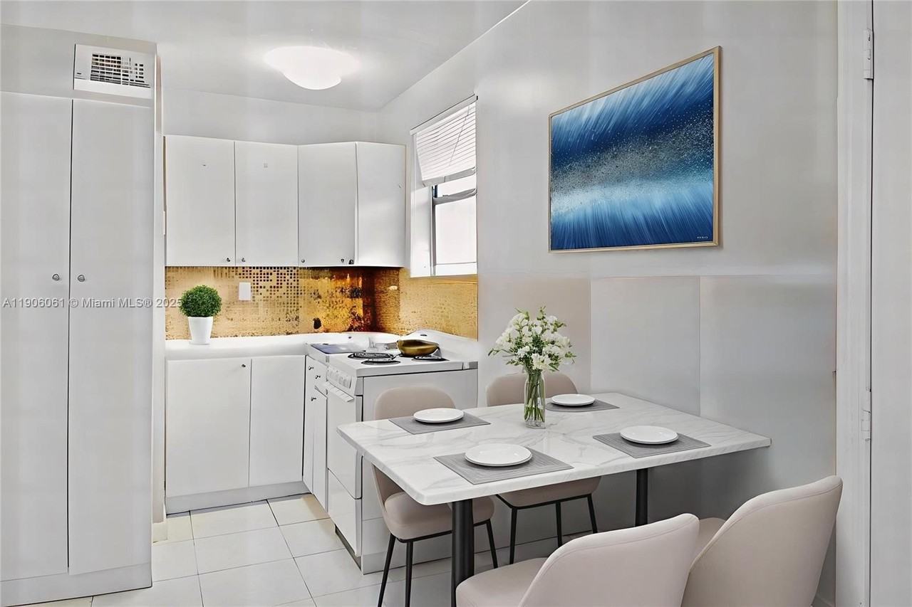 19310 Nw 48th Ct - Photo 2 of 3