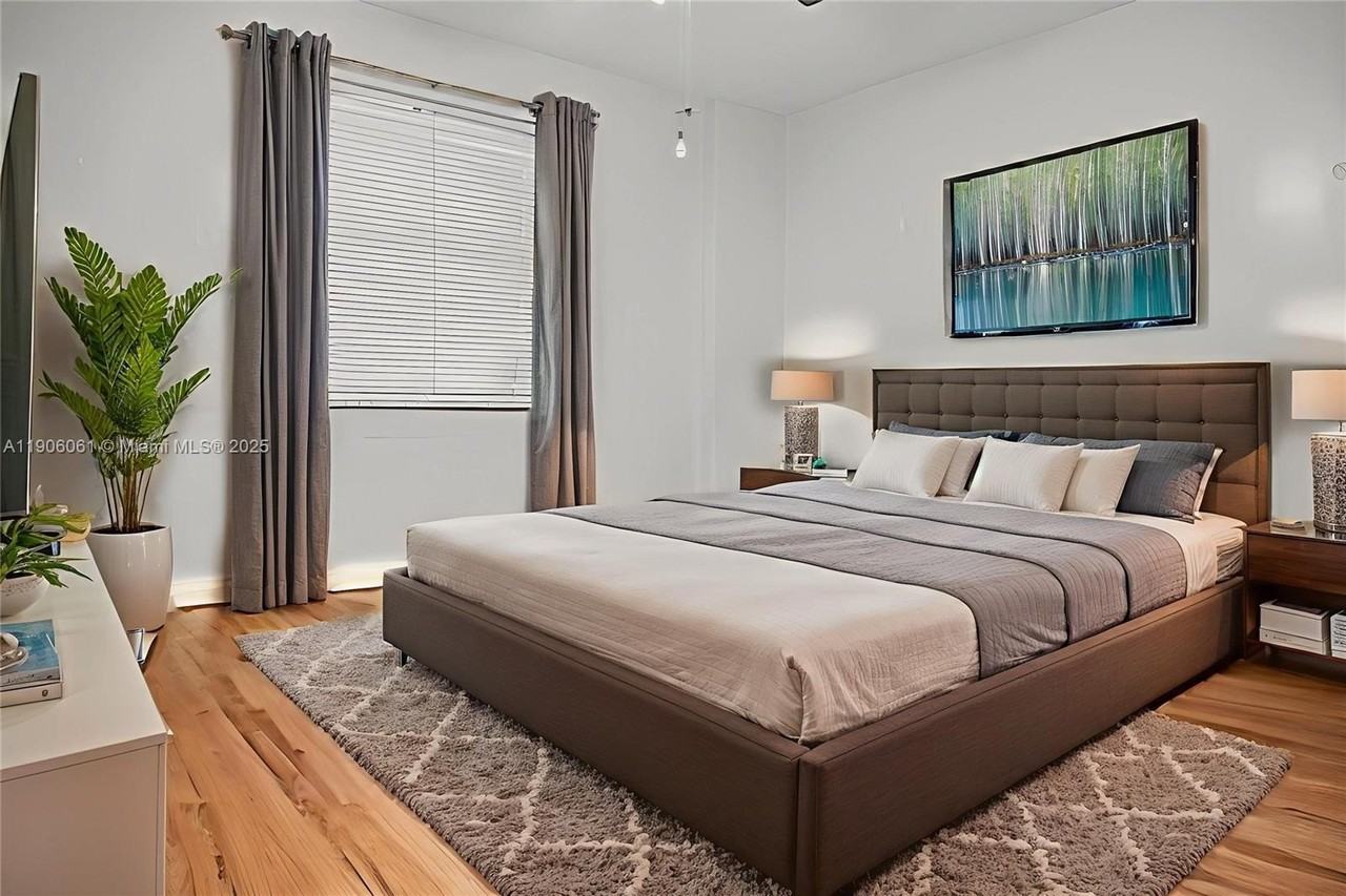 19310 Nw 48th Ct - Photo 3 of 3