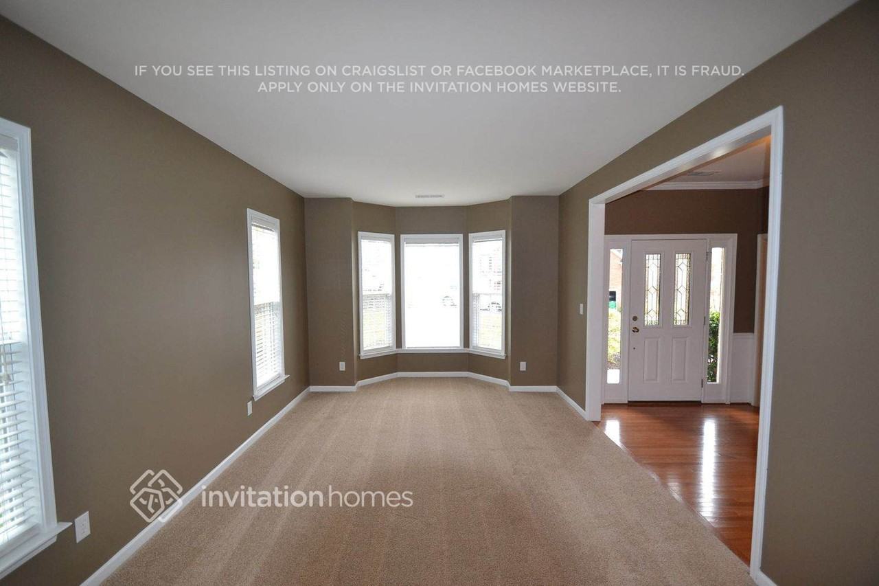 6036 Graburns Ford Dr - Photo 2 of 17