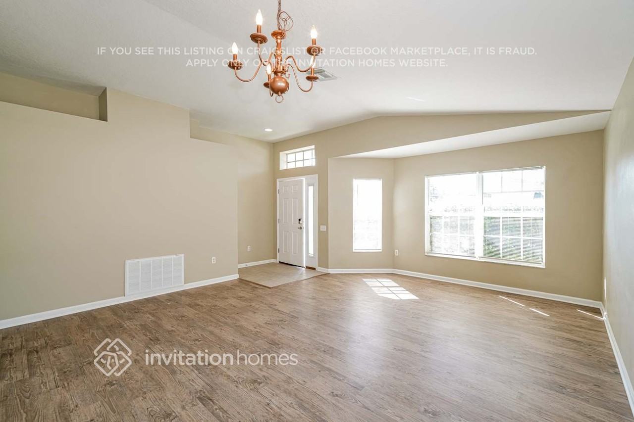 30401 Princess Bay Dr - Photo 4 of 17