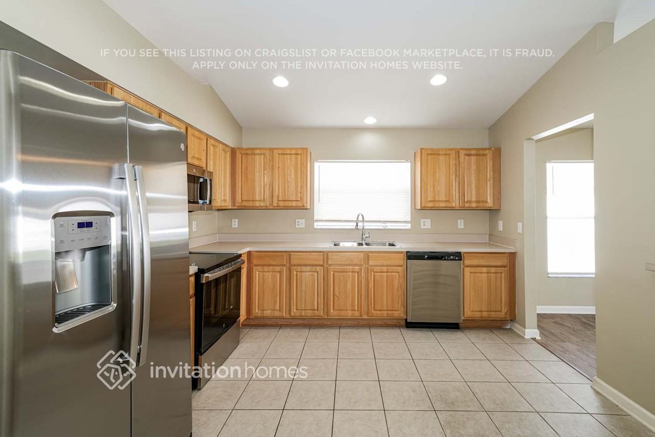 30401 Princess Bay Dr - Photo 7 of 17