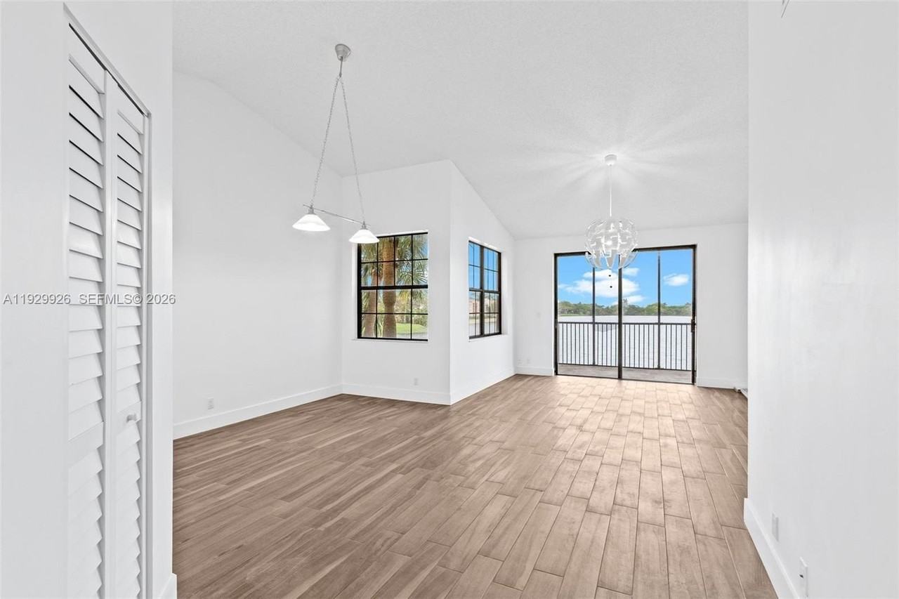 15569 Miami Lakeway N