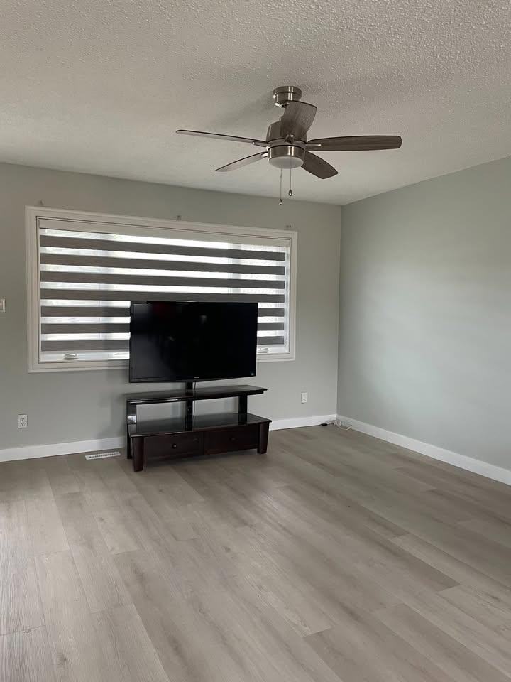 1839 45 St Nw - Photo 2 of 10