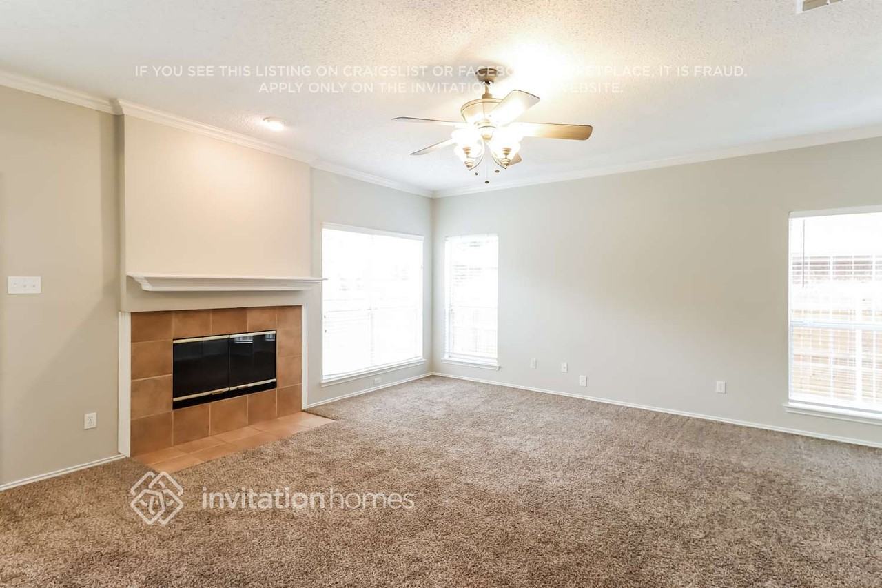 807 Yellow Tavern Ct - Photo 3 of 16