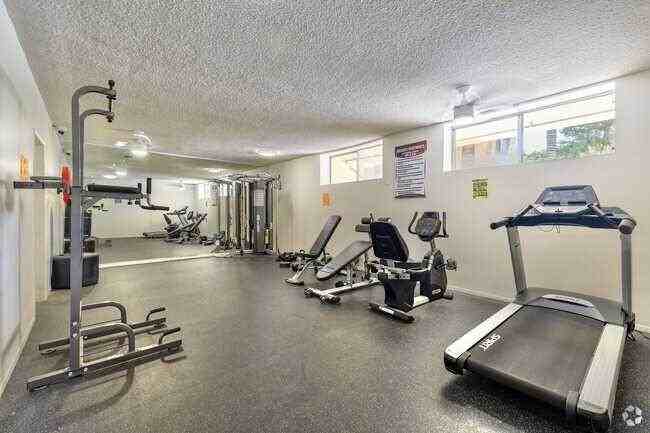 17859 Margate St - Photo 3 of 10