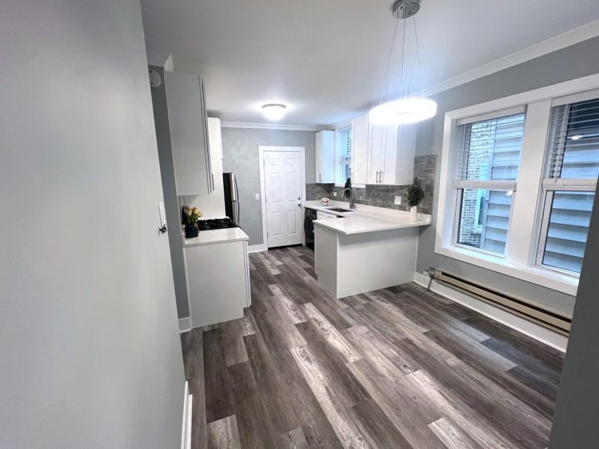 2133 W Giddings St - Photo 5 of 10