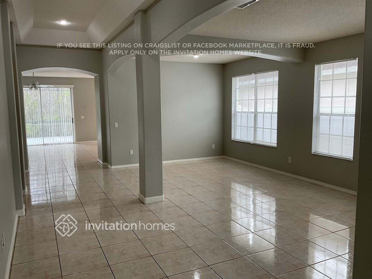 1952 Bridgeview Cir - Photo 2 of 9