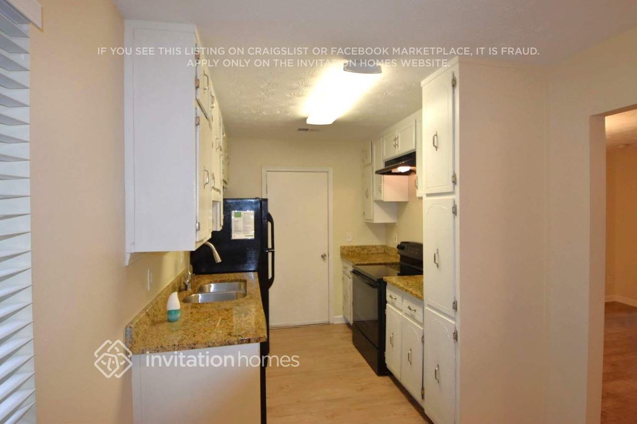 1163 Sandalwood Dr - Photo 6 of 11