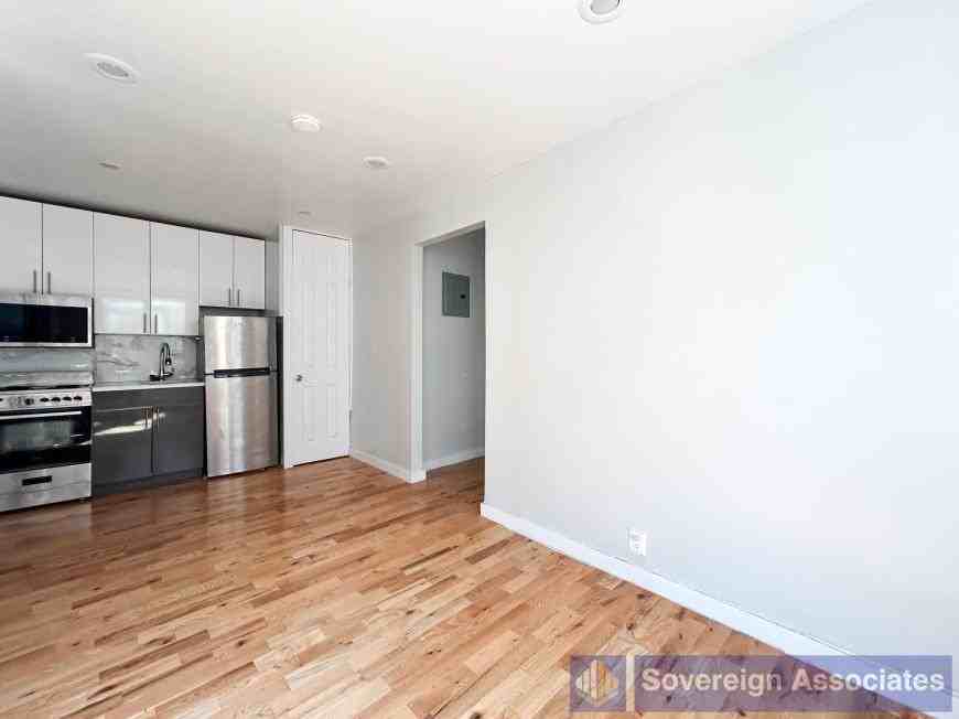24 Thayer St - Photo 2 of 9