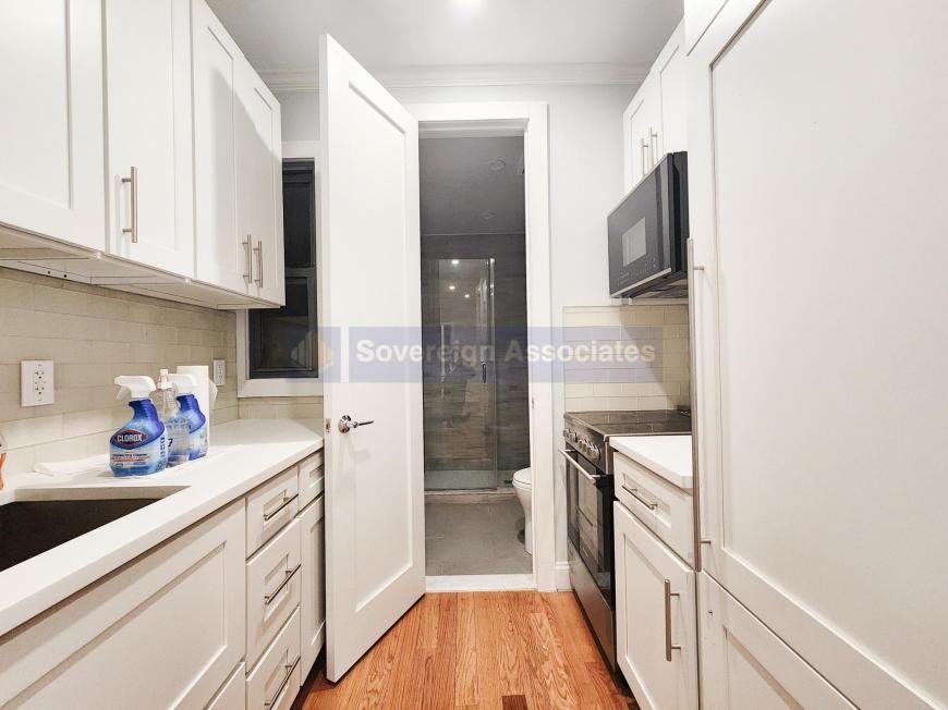 427 E 80th St - Photo 3 of 7