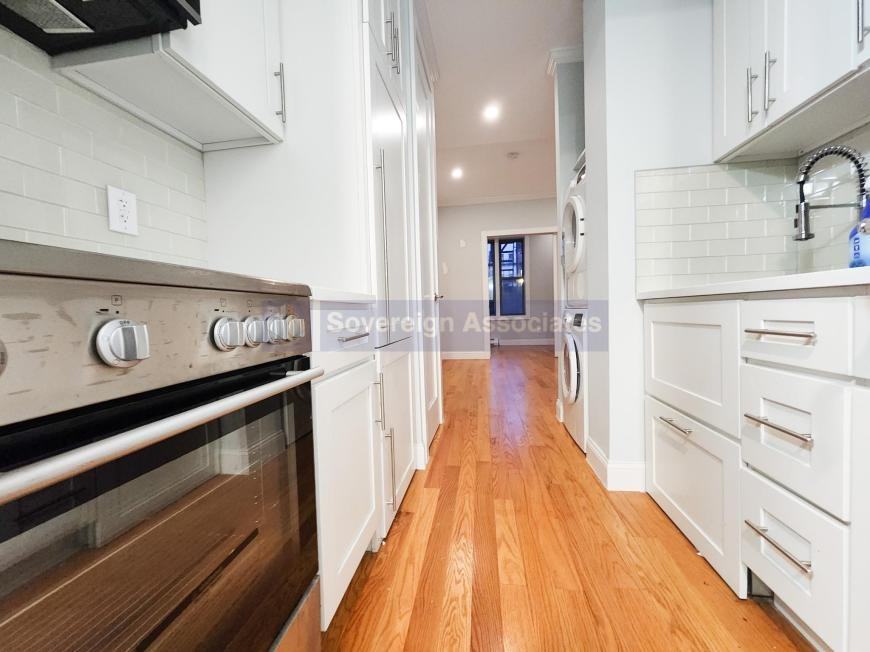 427 E 80th St - Photo 4 of 7