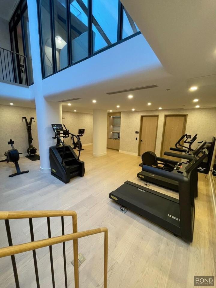 499 9th Ave - Photo 7 of 8