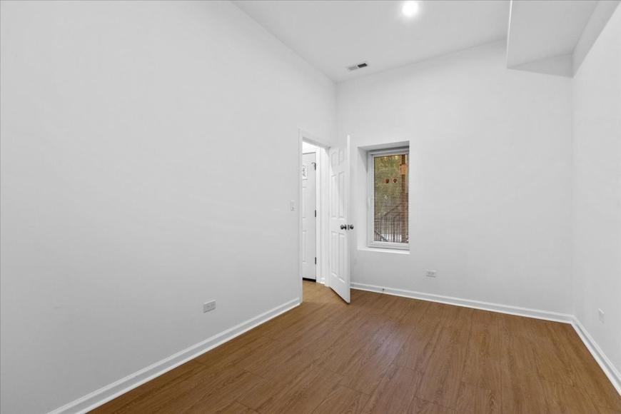 1313 W Chicago Ave - Photo 7 of 10