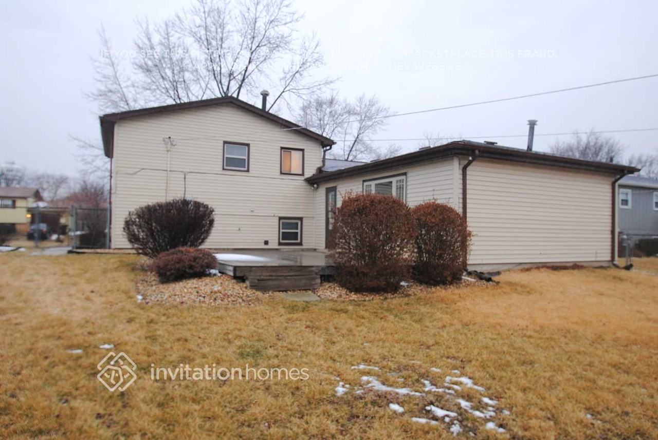 5731 Lancaster Dr - Photo 3 of 4