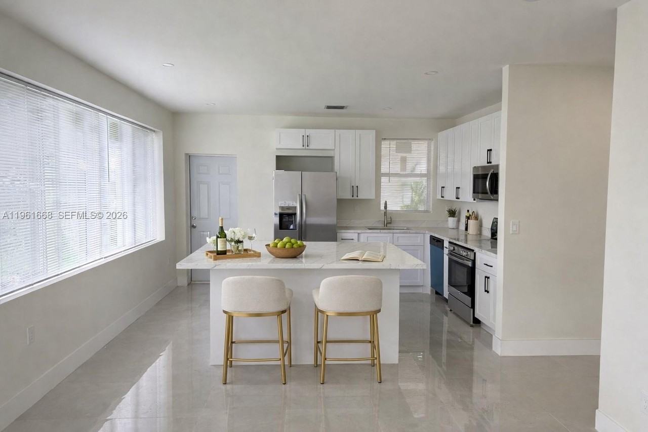 3079 Nw Flagler Ter - Photo 5 of 16