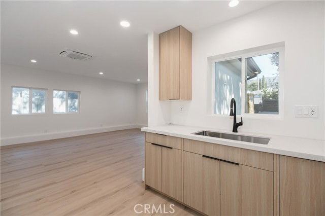 10835 Parr Ave - Photo 3 of 6