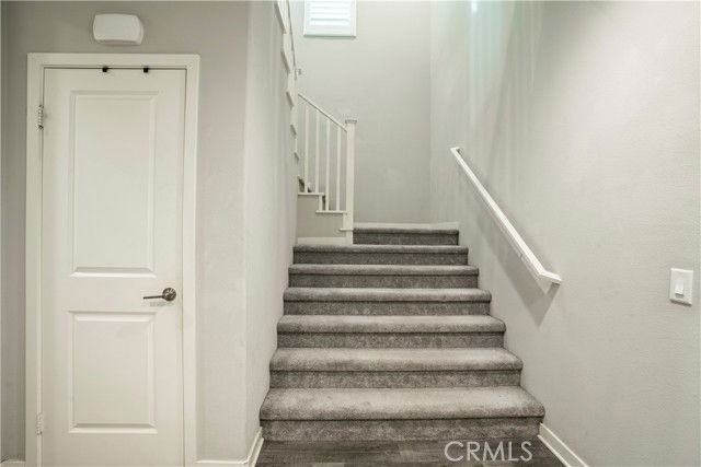 28604 Foothill Way - Photo 5 of 8