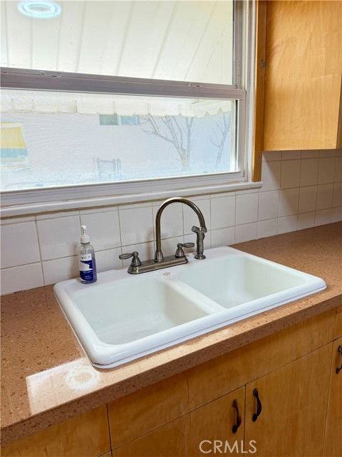 349 Laun St - Photo 2 of 8